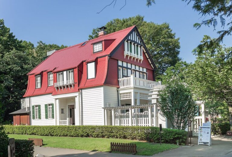 px House of De Lalande