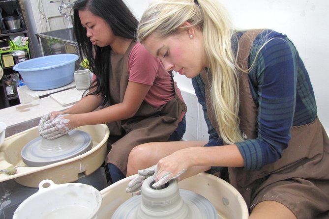 Japanese Pottery Class in Tokyo - Learning Pottery Techniques From a Tokyo Sensei