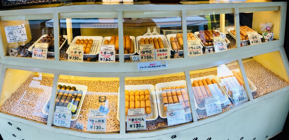 Yanaka & Nezu: Walking Tour in Tokyo's Nostalgic Old Towns - Exploring Yanaka and Nezus Old Town Charm