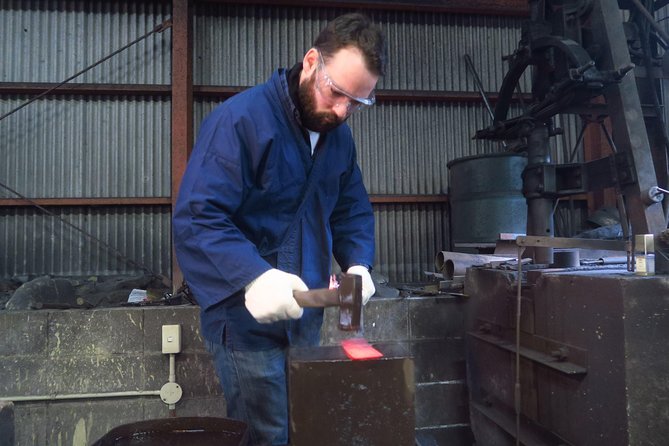 I Would Like to Make My Own Kitchen Knife With a Master Blacksmith in Shimanto. - Meeting and Pickup