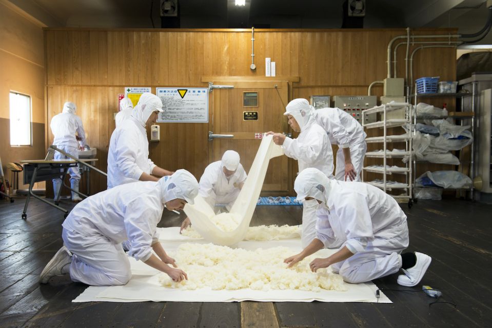 Kobe: Nada Sake Brewery District Private Walking Tour - Duration and Availability of the Tour