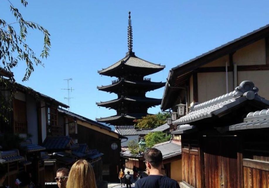 Kyoto: Private 2.5 Hour Historical Walking Tour - Experience Highlights