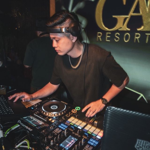 Osaka Bar Hopping - Experience Highlights