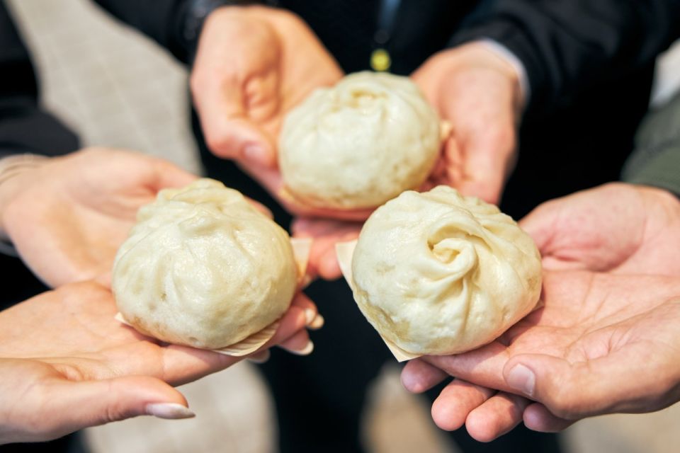 Osaka: Eat Like a Local Street Food Tour - Diverse Street Food Scene