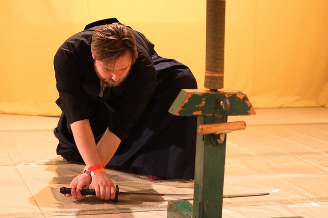 Samurai Sword Experience in Kyoto Tameshigiri - Samurai Sword Training Techniques