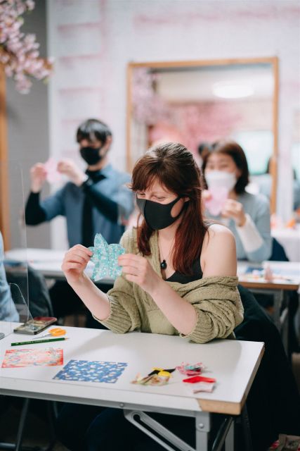 Tokyo: Origami Workshop With a Local Including One Drink - Experience