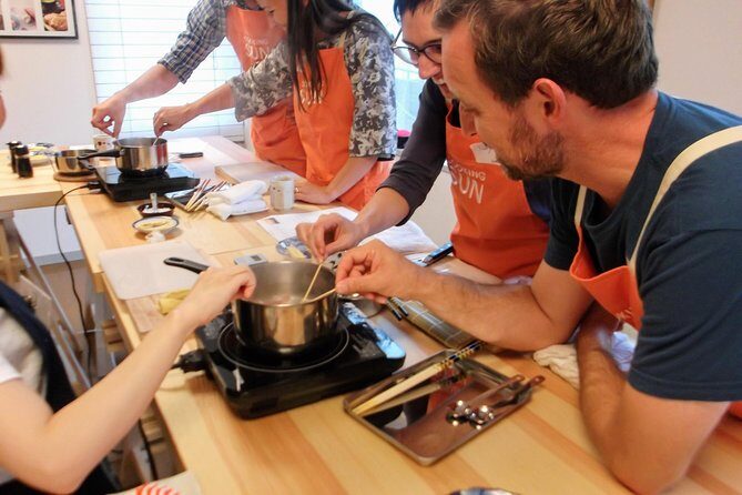 3-hour-small-group-sushi-making-class-in-tokyo5
