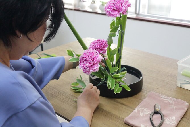 Ikebana Experience in Shinjuku - Maximum Number of Participants
