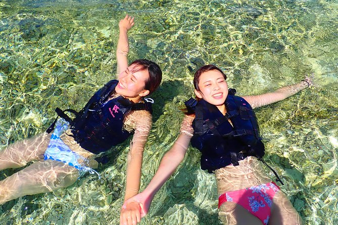 [Okinawa Iriomote] Snorkeling Tour at Coral Island - Lunch and Relaxation on the Beach