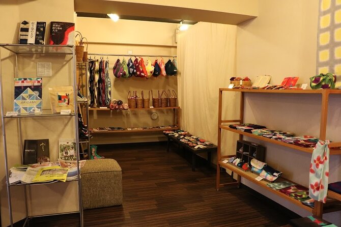 Shibori Tie-Dye Workshop and Arimatsu City Tour - Exploring the Tie-Dyeing Museum