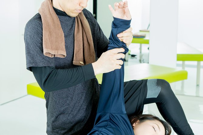 Experience Shiatsu Stretch in Japan - Shiatsu Stretch Techniques
