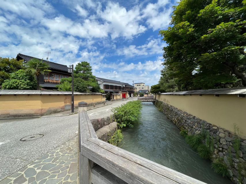 Kanazawa: Samurai, Matcha, Gardens and Geisha Full-Day Tour - Kenroku-en Garden