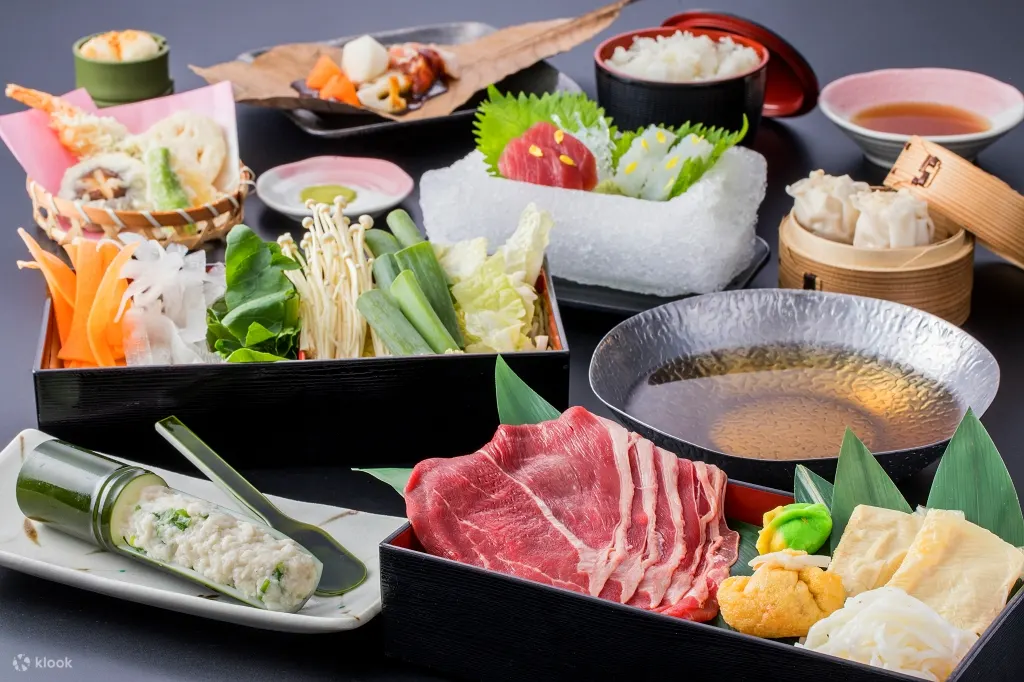 Kyoto Sagano Romantic Train Day Tour - A Journey Through Seasons: Kyotos Ever-Changing Landscapes