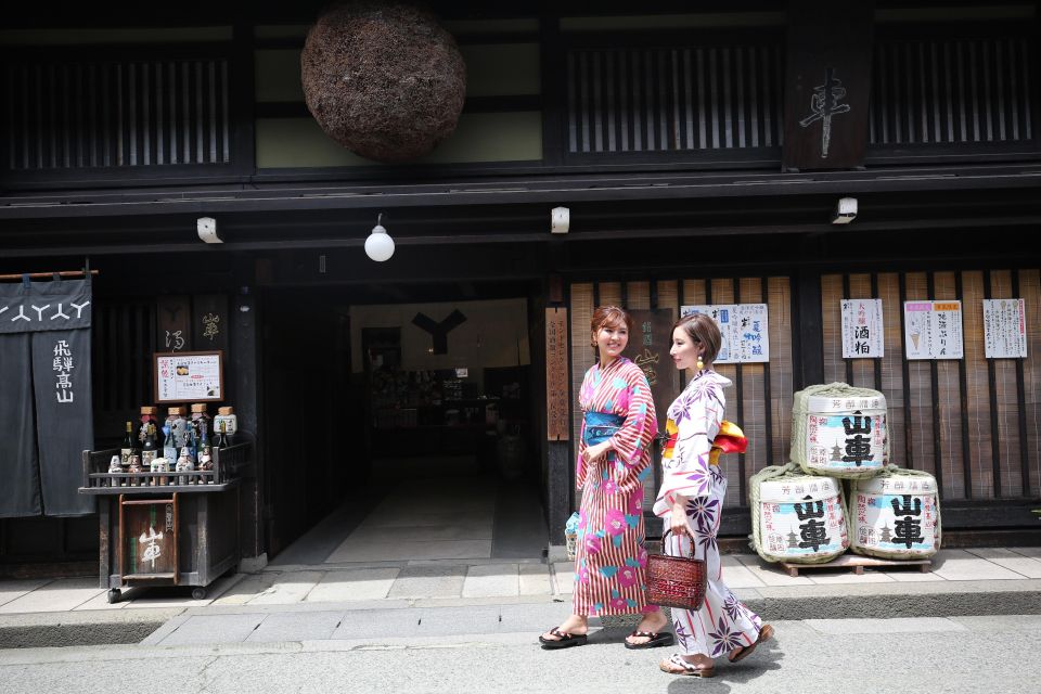 Round Trip Bus Tour From Nagoya to Takayama - Itinerary