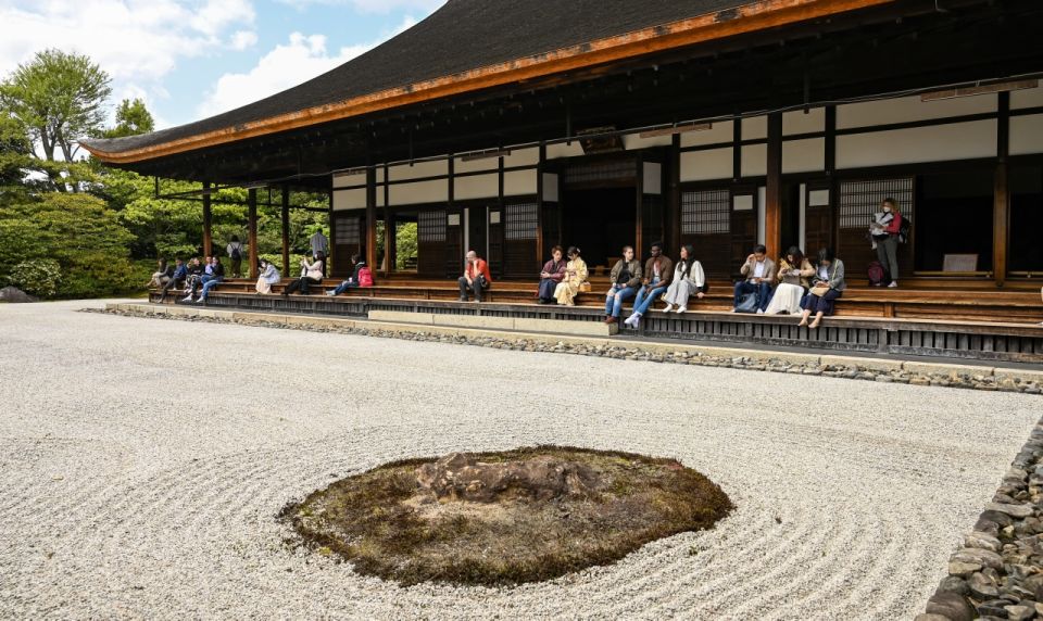 Kyoto: Private Customized Walking Tour With a Local Insider - Positive Customer Reviews