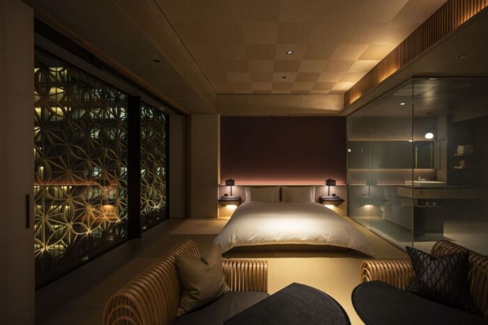 Copyright HOSHINOYA Tokyo