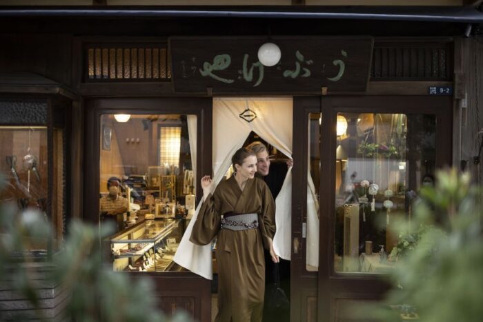 Copyright HOSHINOYA Tokyo