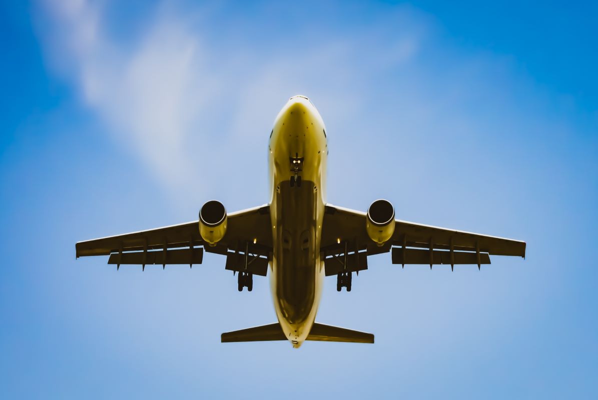 Plane seen from Jonanjima Seaside Park 
