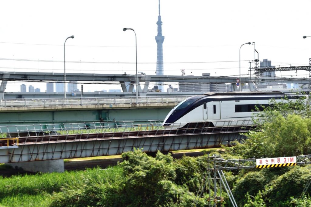 Keisei Skyliner Train