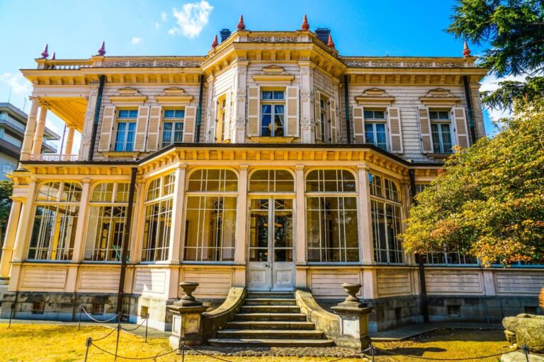 Kyu Iwasaki tei Gardens