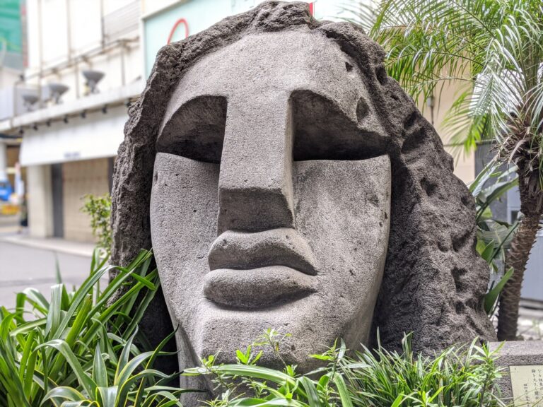 Moyai Statue Shibuya