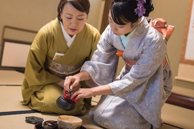 a-90-min-tea-ceremony-workshop-in-the-authentic-tea-room2