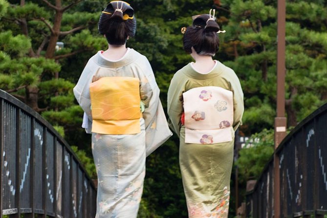 Authentic Geisha Performance and Entertainment Including a Kaiseki Course Dinner - Geisha Performance and Interaction