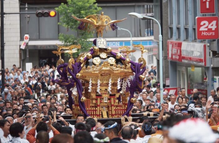 Copyright Akasaka Hikawa Shrine Asakasa Hikawa Festival