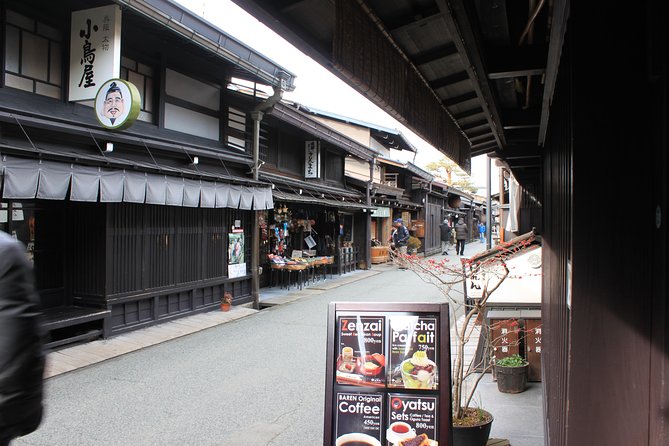 [Day Trip Bus Tour From Kanazawa Station] Shirakawa-Go / Takayama Tour Platinum Route Tour - Exploring Shirakawa-Go Village