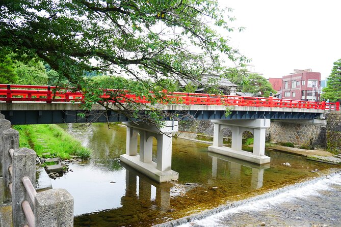 [Day Trip Bus Tour From Kanazawa Station] Shirakawa-Go / Takayama Tour Platinum Route Tour - Frequently Asked Questions