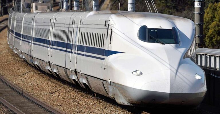 From Osaka: One-Way Bullet Train Ticket to Hakata