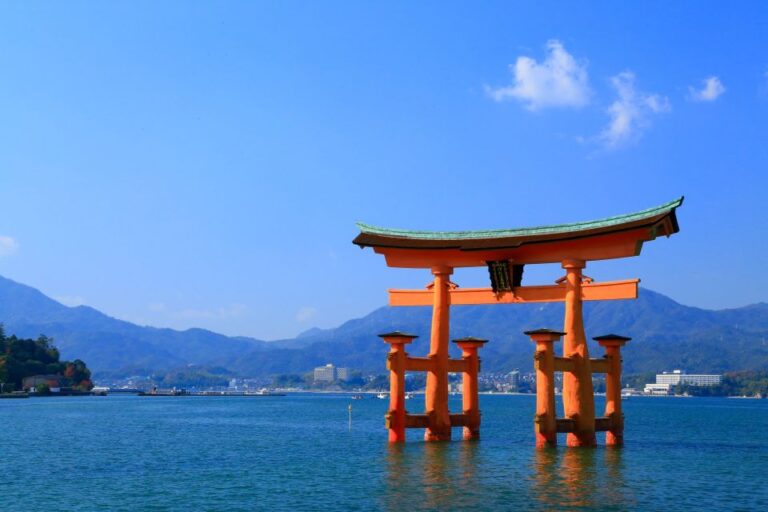 From Osaka or Kyoto: Hiroshima and Miyajima Train & Bus Tour