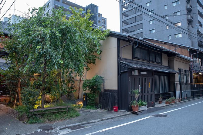 Highlights & Hidden Gems With Locals: Best of Kyoto Private Tour - The Sum Up