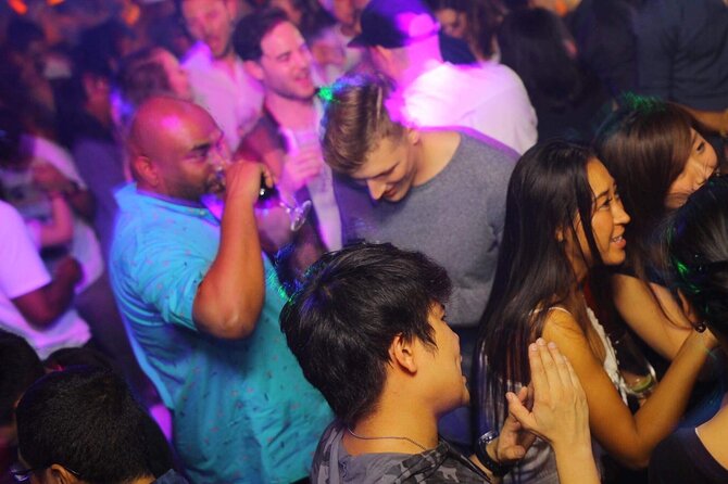 Osaka Nightlife Tour and Bar Hop - Bar Hopping Adventures in Osaka