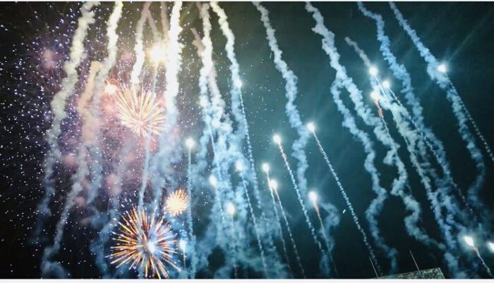 Jingu Gaien Fireworks Festival