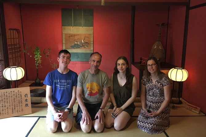 Kanazawa Full-Day Small-Group Samurai Town Tour, Omicho Market - Discovering the Beauty of Kanazawa Castle