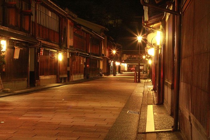 Kanazawa Night Tour With Local Meal and Drinks - Exploring Kanazawas Culinary Scene