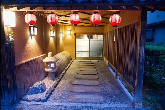 Kanazawa Night Tour With Local Meal and Drinks - Kanazawas Nighttime Charm