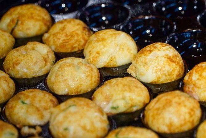 Kuromon Market Food Walking Tour in Osaka - Must-Try Traditional Japanese Dishes