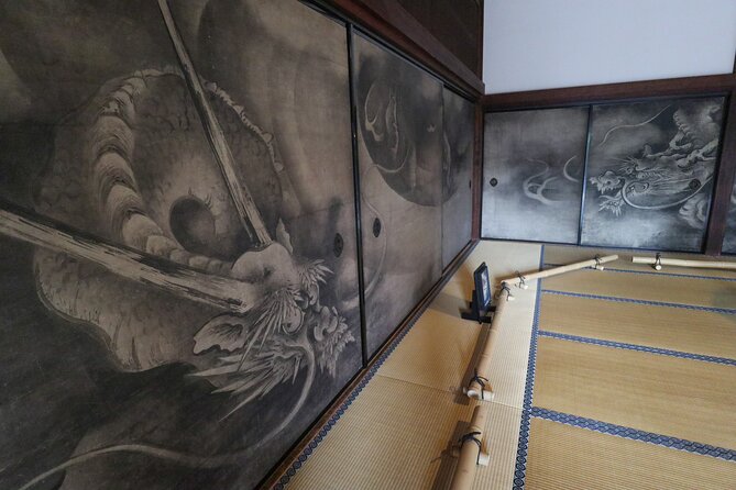 Kyoto Historical Highlights Cycling Tour With World Heritage Zen Temple - Traditional Japanese Teahouse: A Lunch Experience to Remember