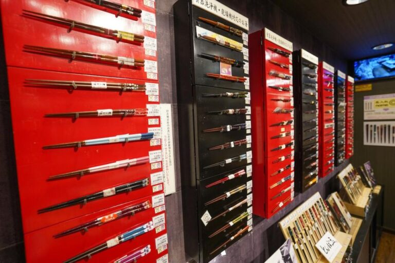 Kyoto: Walking Tour in Gion With Breakfast at Nishiki Market