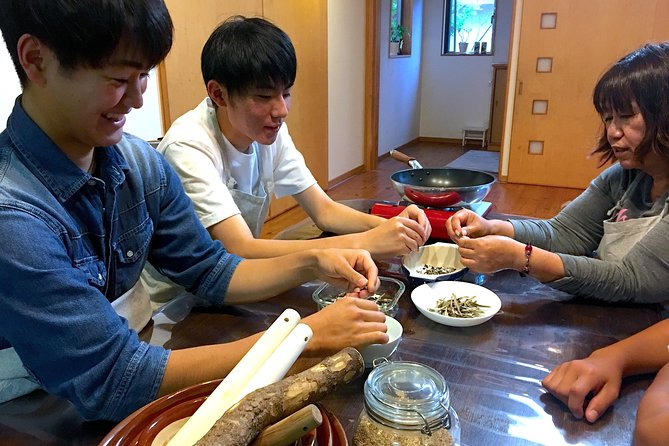 Miyazaki'S Local Cuisine Experience Let'S Make Cold Soup and Chicken Nanban! Super Local F