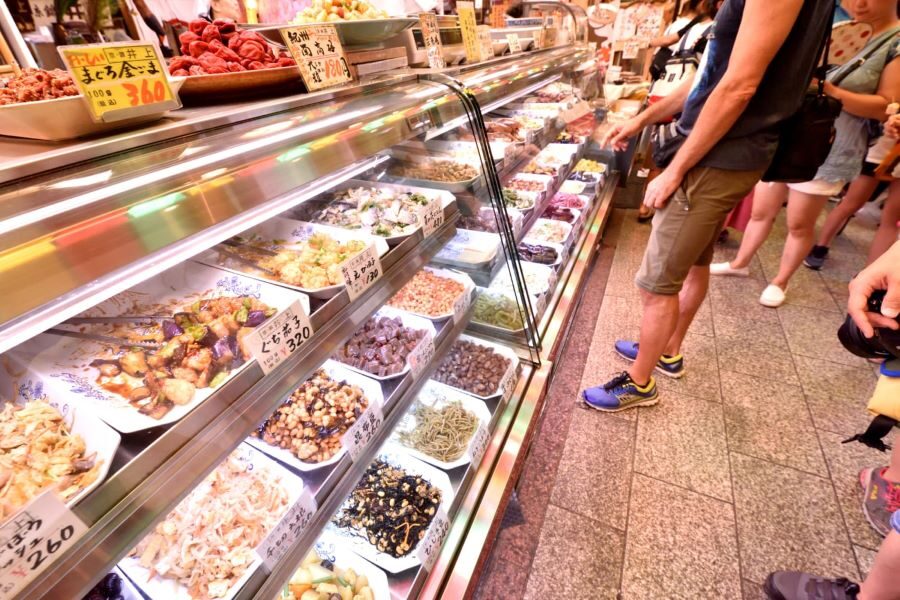 Nishiki Market Brunch Walking Food Tour