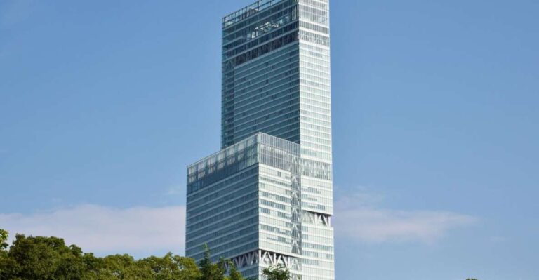 Osaka: Full-Day Sightseeing Tour by Private Vehicle