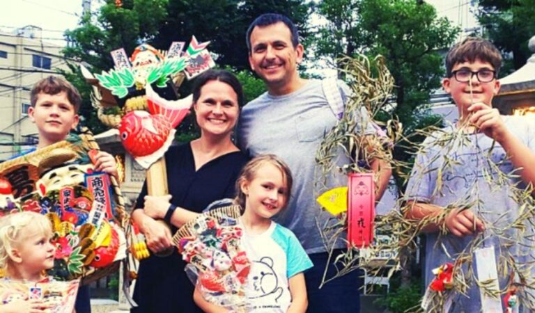 Osaka: Hotspots and Hidden Gems Guided Walking Tour