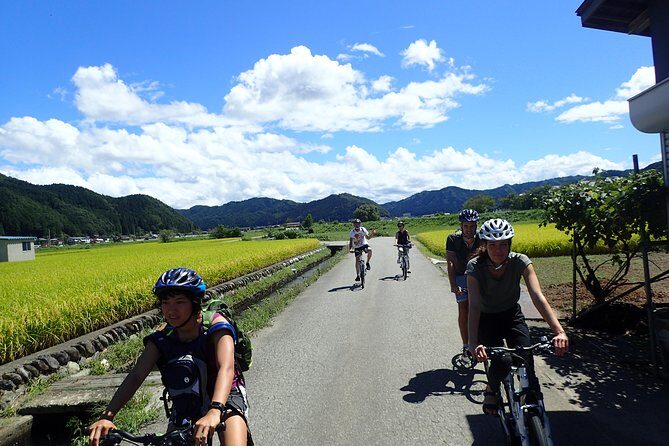 private-afternoon-cycling-tour-in-hida-furukawa8