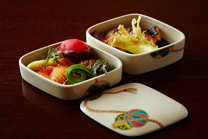 Small-Group Dinner Experience in Kyoto With Maiko and Geisha