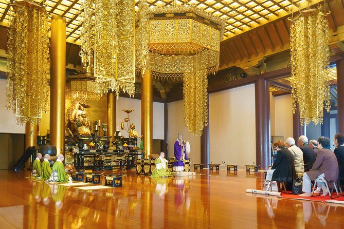 tokyo-bike-tour-with-meiji-jingu-shrine-aoyama-cemetery6