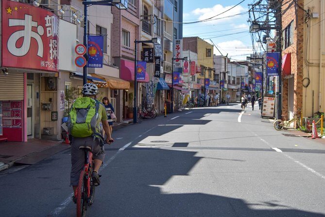 tokyo-bike-tour-with-meiji-jingu-shrine-aoyama-cemetery9