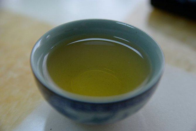 Tokyo Online: Green Teatime in Japan - Health Benefits of Green Tea and Its Role in Japanese Cuisine